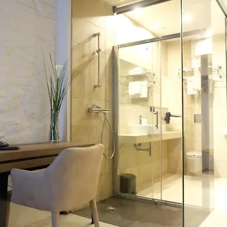 Via Aetcal & Wellness Otel 2*