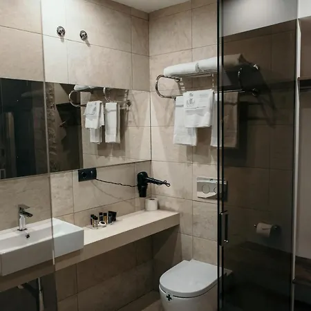 Via Aetcal & Wellness Hotel 2*